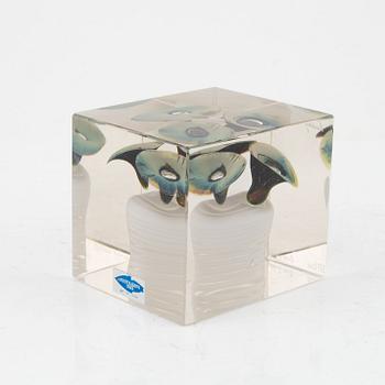 Oivo Tokkia, årskub 1978, glas, Nuutajärvi, Finland, signerad och numrerad 387/2000.