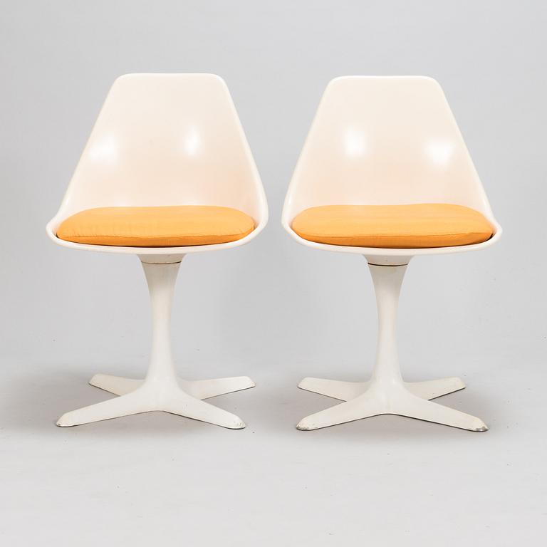 Maurice Burke, A five part set, dining table and four chairs, Arkana.