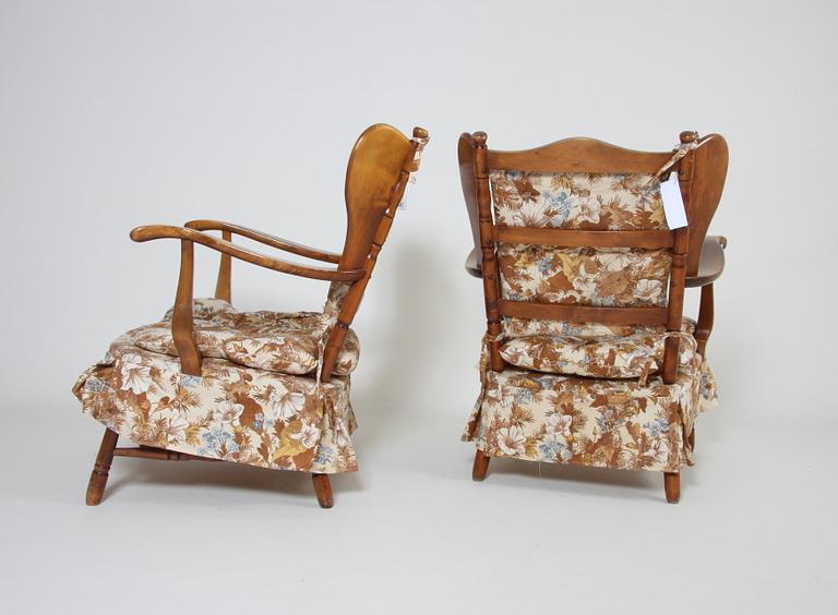 ÖRONLAPPSFÅTÖLJER, ett par, 1900-tal.