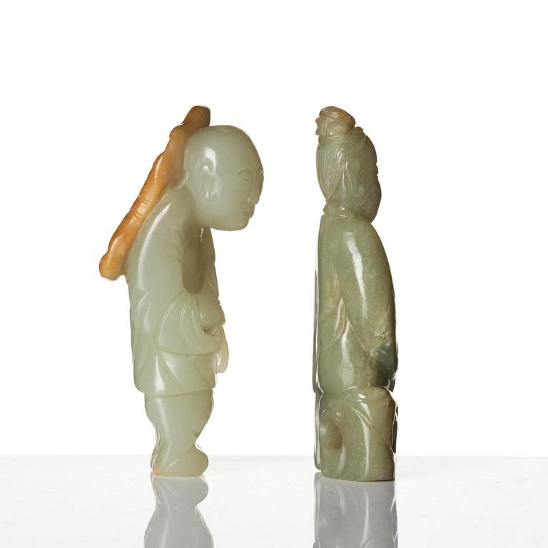 Figuriner, två stycken, jade. Sen Qingdynasti.