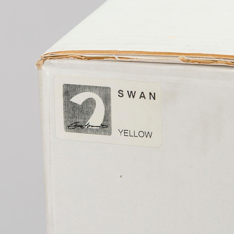 Eero Aarnio, A table lamp 'Swan' for Melaja Oy, 2007.