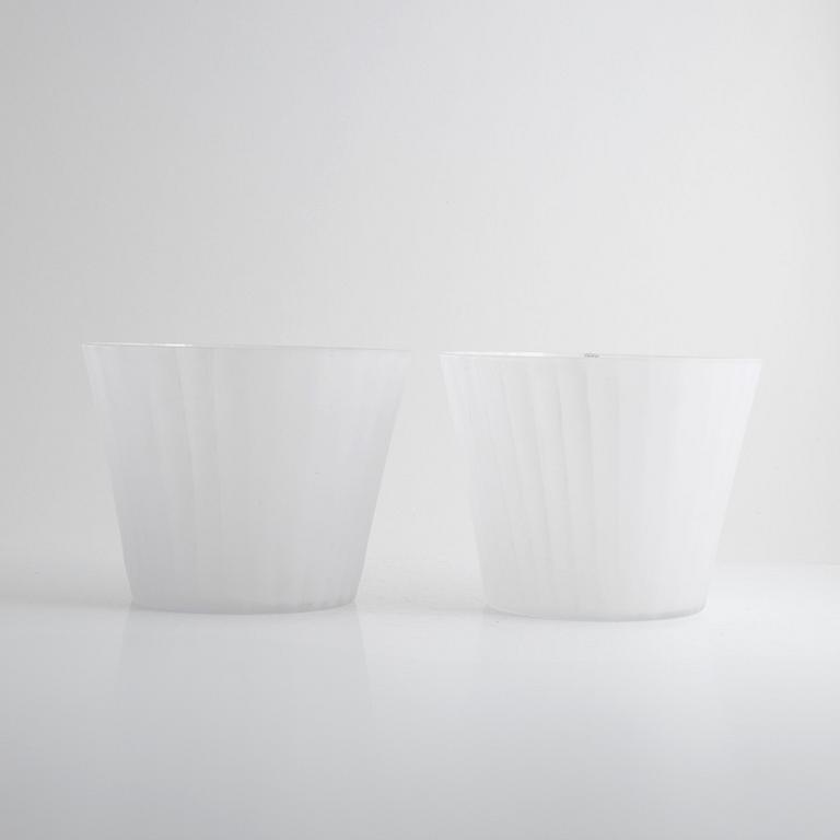 Ingegerd Råman, bowls, a pair, Orrefors.