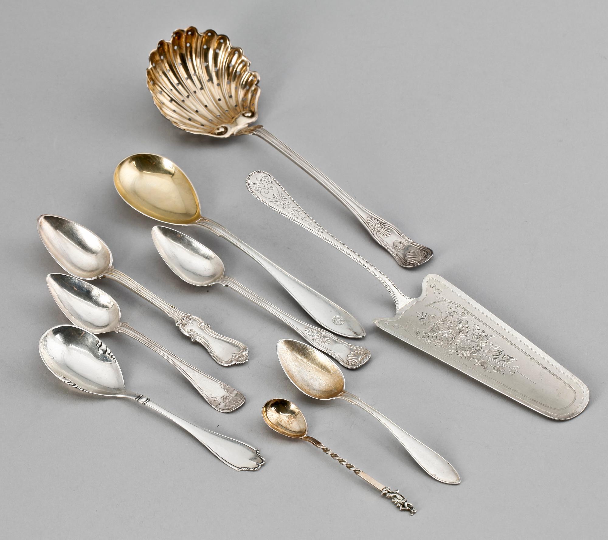 PARTI BESTICK, 26 delar, silver, bl.a. Sverige, 1800/1900-tal. Tot vikt ca 430 gram.