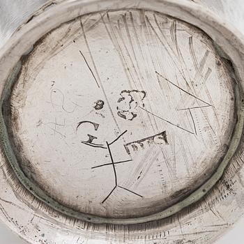 Bägare, 2 st, silver, Daniel Lundström, Stockholm 1765 och  ET, Ekenäs, Finland 1883.