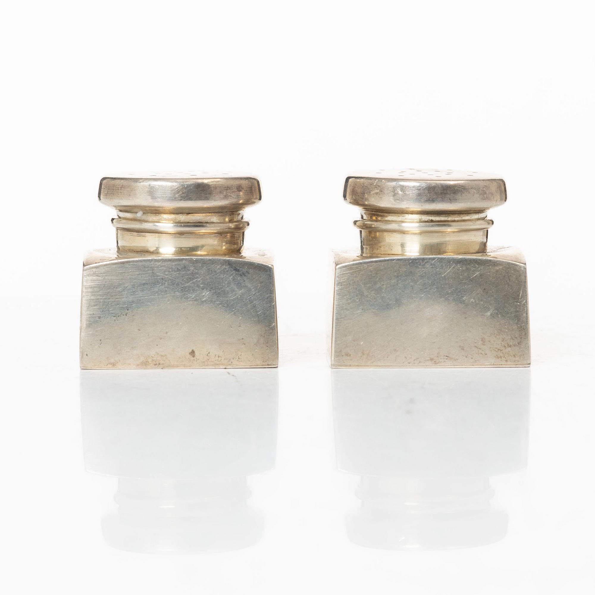 Shakers, a pair, silver, first half of the 20th century.