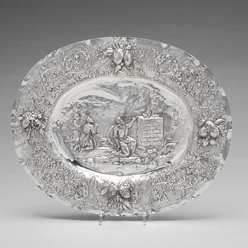 A Swedish early 18th century silver dish, mark of Christian Henning, Stockholm 1706.