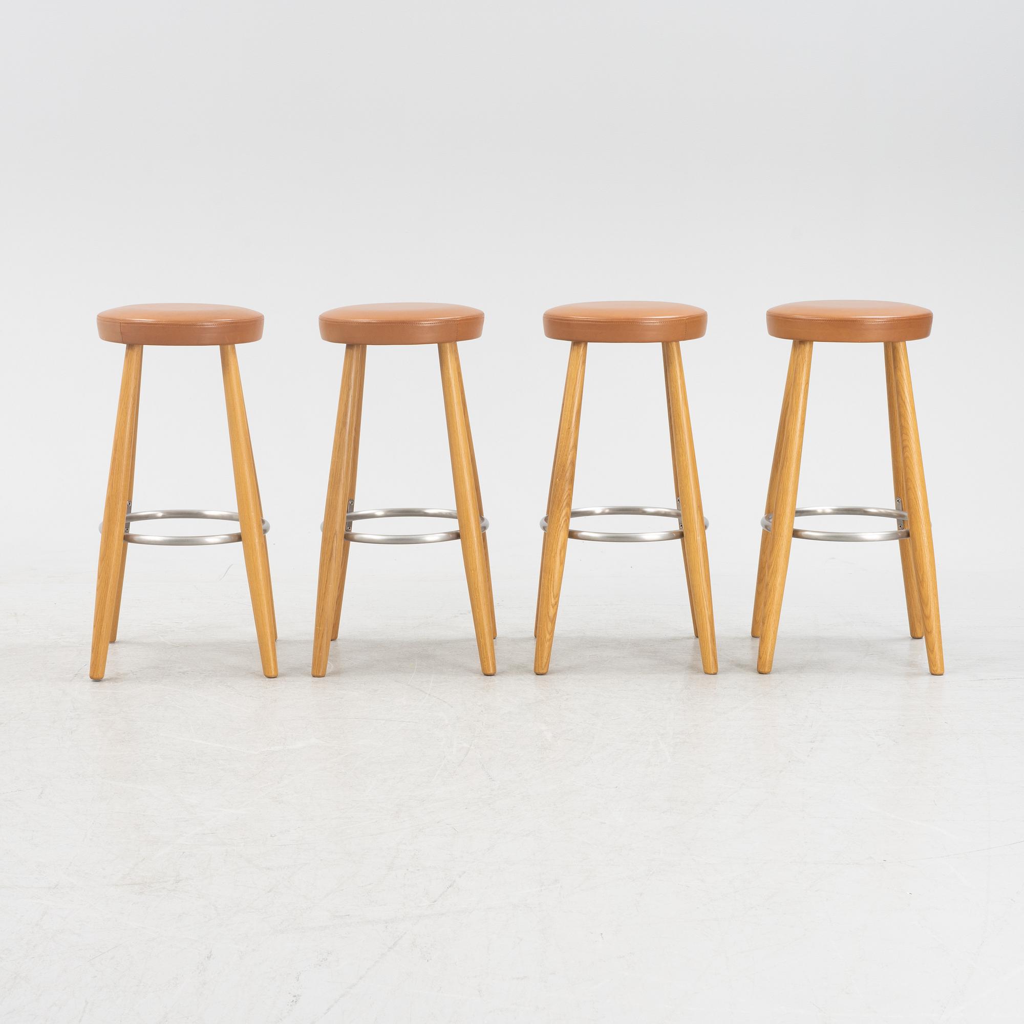 Hans J Wegner, barpallar 4 st, Carl Hansen & Son. - Bukowskis