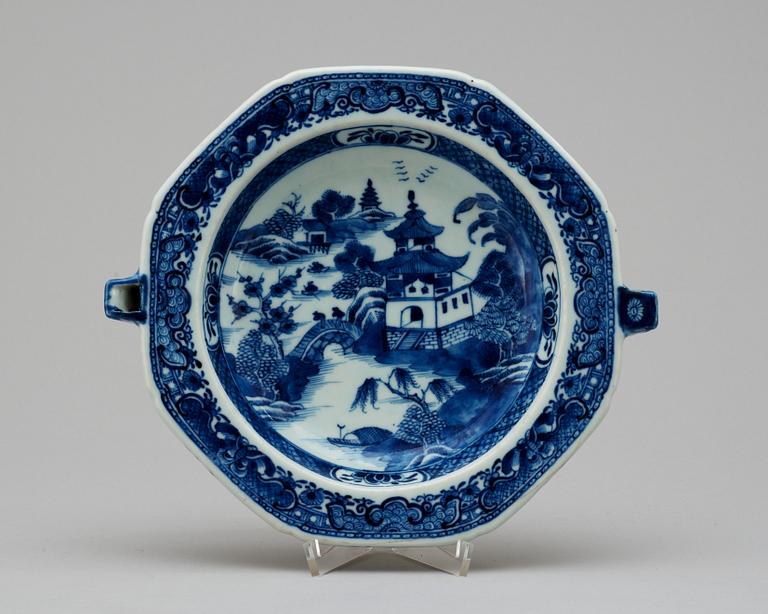 A blue and white hot water dish, Qing dynasty, Qianlong (1736-95).