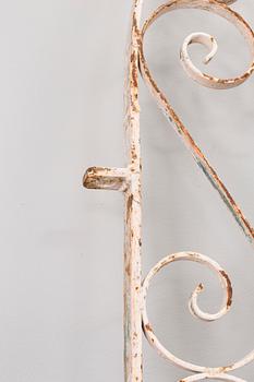 TRÄDGÅRDSGRINDAR, ett par, 1900-talets första hälft.