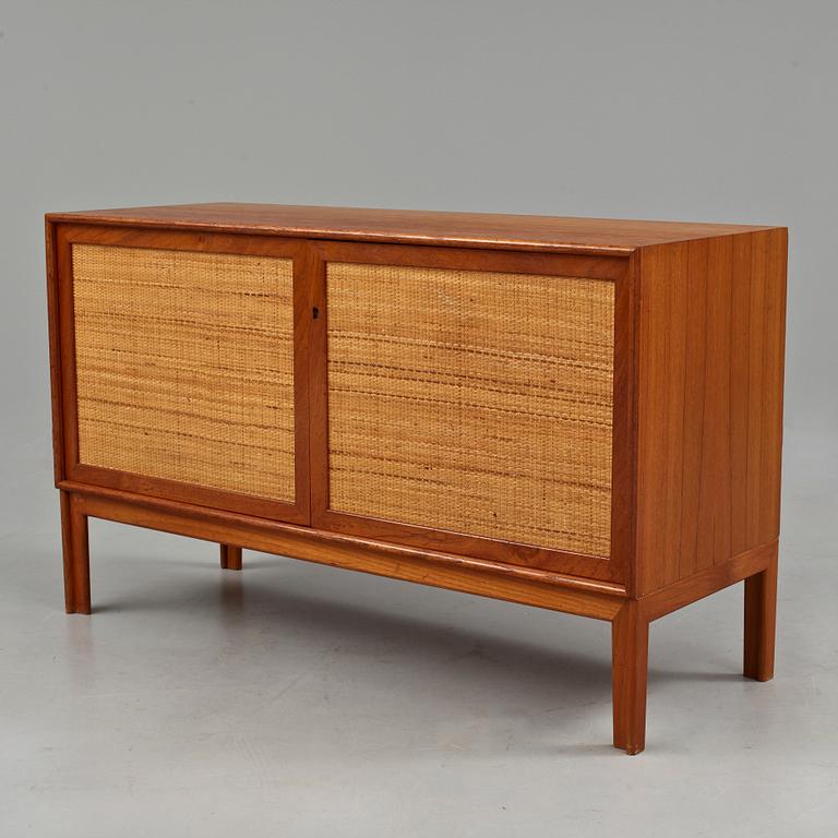 SIDEBOARD, Alf Svensson, Bjästa Snickerifabrik Sweden, 1900-talets andra hälft.