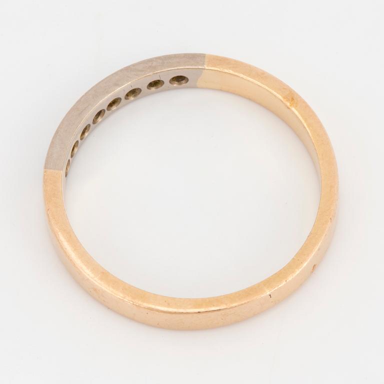 RING, med åttkantslipade diamanter.