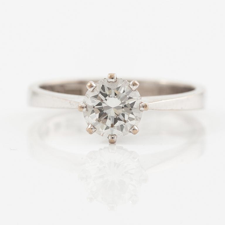 Ring in 18K white gold with brilliant-cut diamond 0.95 ct.
