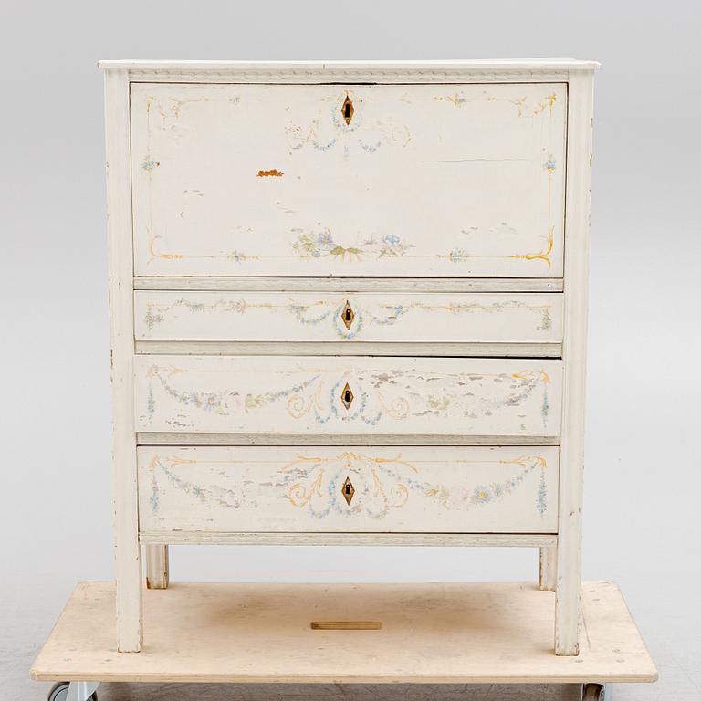 A late Gustavian secretaire, circa 1800.