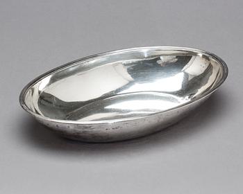 A Swedish early 19th century silver hand-jug and dish, mark of Pehr Zethelius, Stockholm 1809.