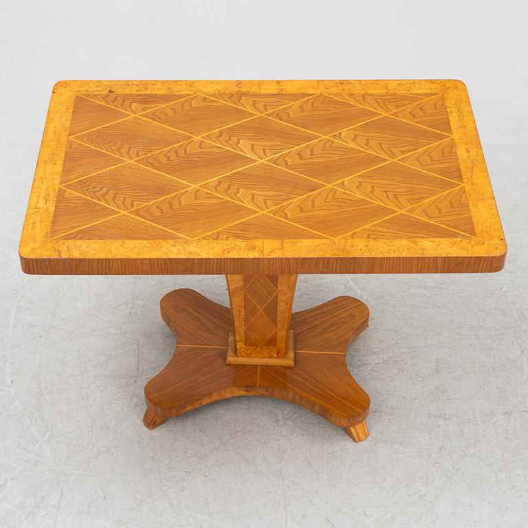 Coffee table, Swedish Modern, first half of the 20th century.