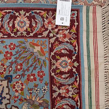 A CARPET, Old Esfahan, ca 416 x 305 cm (+ the ends have 5,5 and 7 cm flat weave).