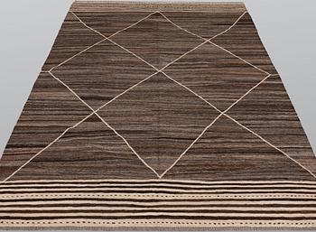A Kilim carpet, Moroccan design, approx. 397 x 204 cm.