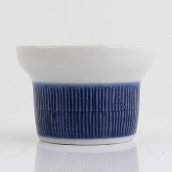 Hertha Bengtson, a 31-piece "Koka blå" dinner service, Rörstrand, Sweden.