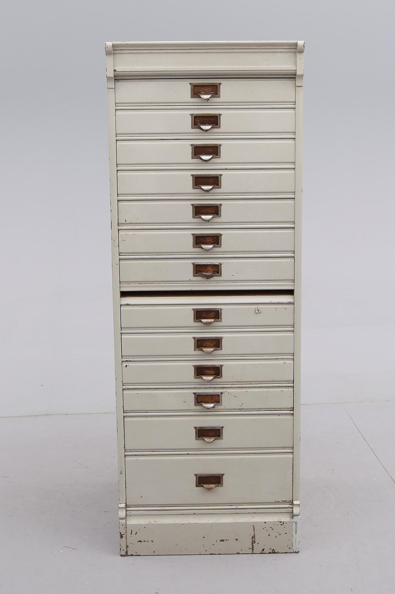 DOKUMENTSKÅP, 1900-talets första hälft.