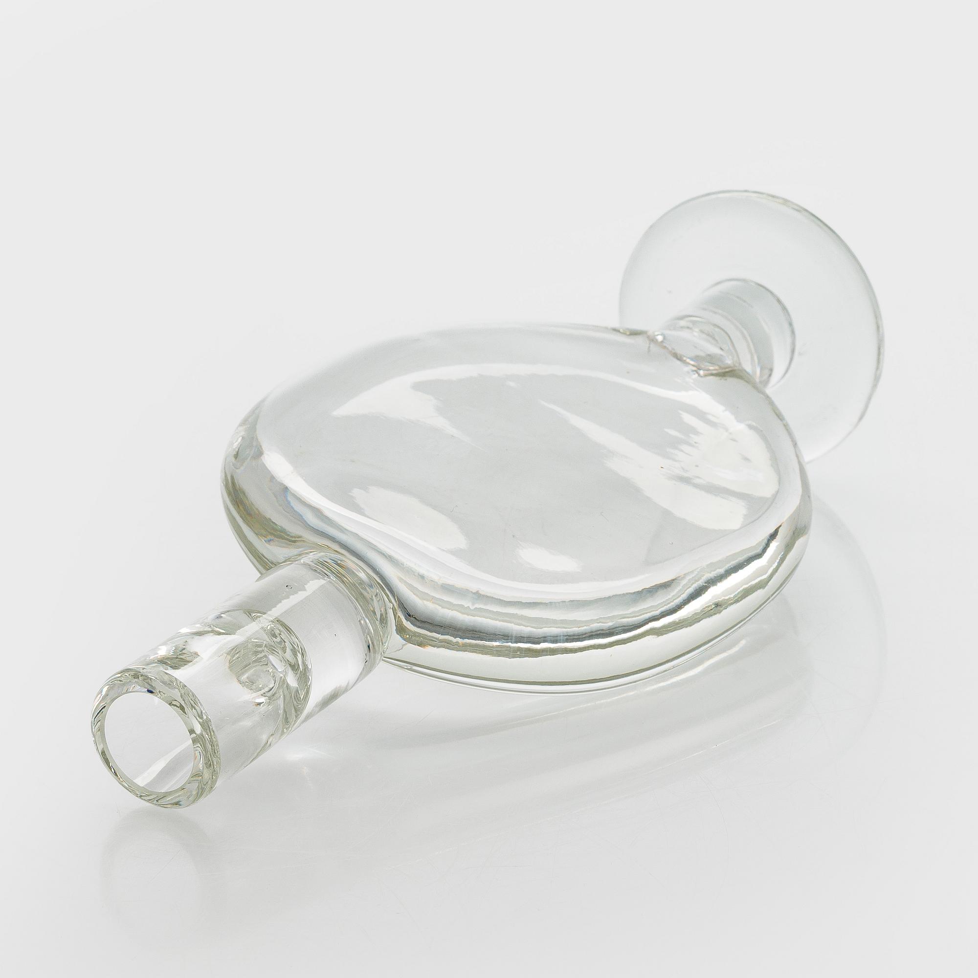 Oiva Toikka, A glass candle holder, signed Oiva Toikka Nuutajärvi Notsjö.