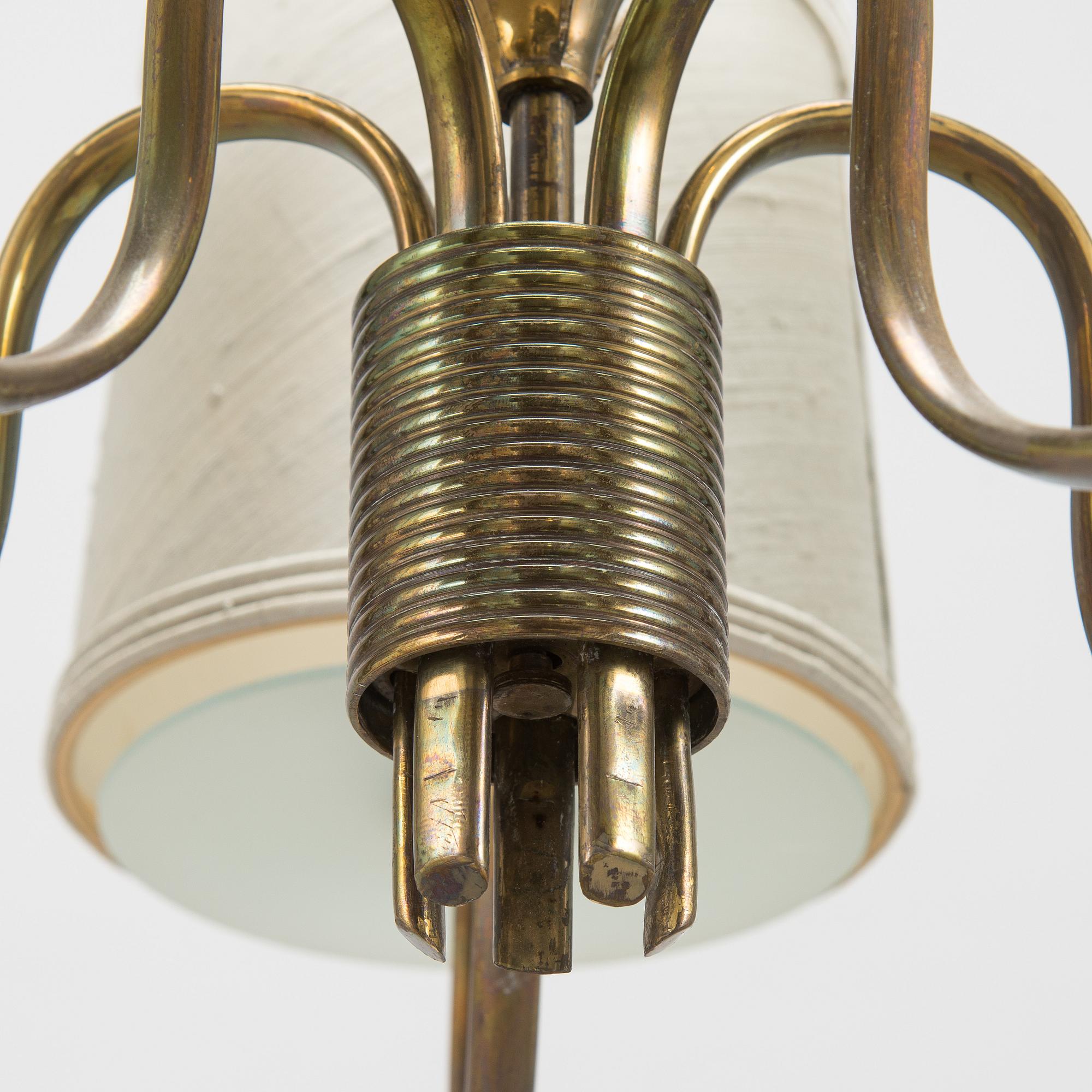 Paavo Tynell, A '9030' chandelier for Taito. Made to order 1950.