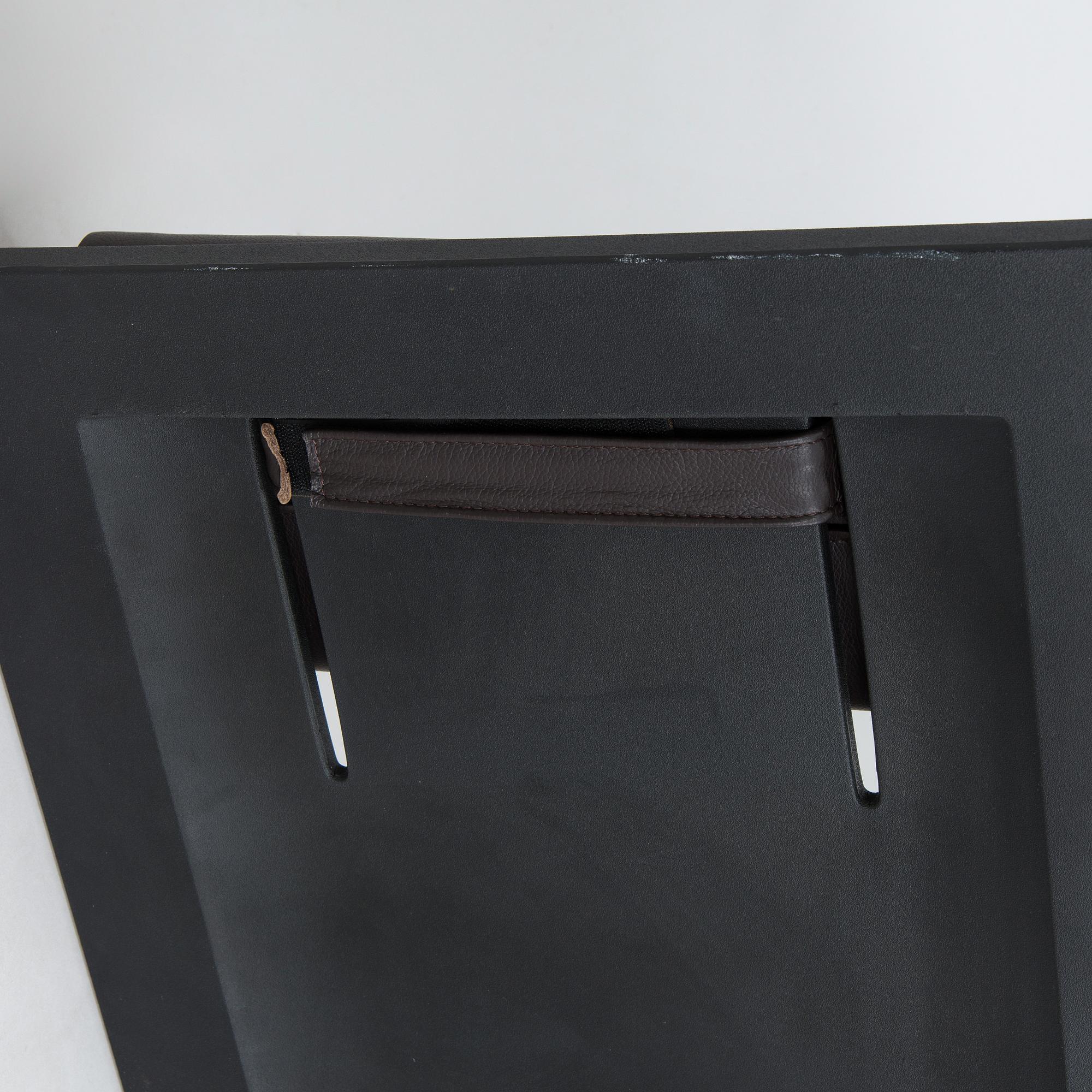 Maarten Van Severen, an "MVS Chaise" lounge chair, Vitra, 2000s.