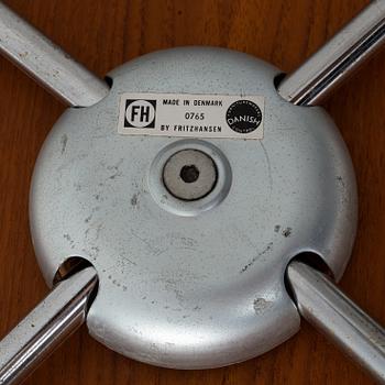 Arne Jacobsen, stolar 3 .st, "Sjuan", Fritz Hansen, 1960-tal.