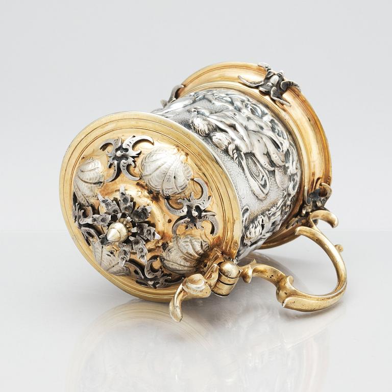 A German 17th century parcel-gilt silver tankard, mark of David Schwestermüller I, Augsburg 1634-1635.