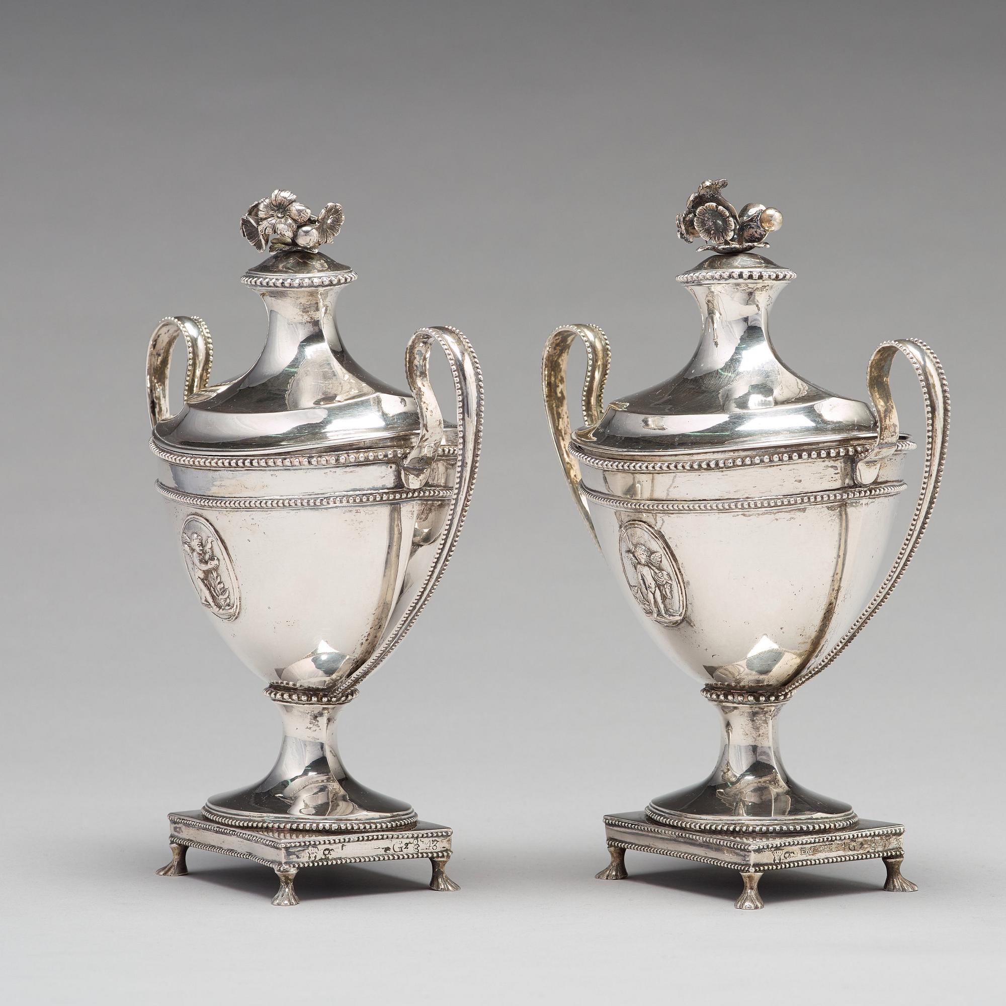 Johan Fagerberg, sockerskålar ett par, silver, Karlskrona 1789. Gustavianska.
