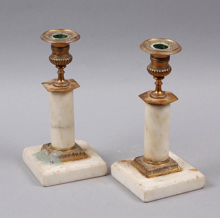 LJUSSTAKAR, ett par, sengustavianska, tidigt 1800-tal.