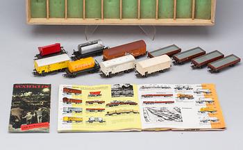 LOK och VAGNAR, 41 st, Märklin, 1900-talets mitt/andra hälft.
