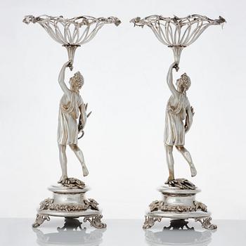 A matched pair of Swedish 19th century silver bowls, Gustaf Möllenborg, Stockholm 1832.