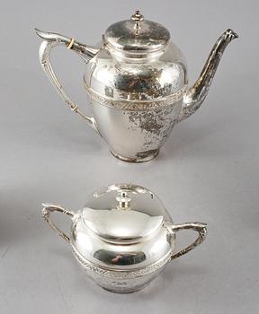 TE-/KAFFESERVIS, 4 delar, silver, Anders Gustaf Millberg, Stockholm 1900 och KGMG AB, Uppsala, 1913. Vikt 1409 g.