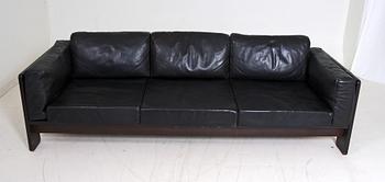 SOFFA, "Bastiano", Tobia o Afra Scarpa, Italien. Tillverkad på licens av Haimi, Finland.