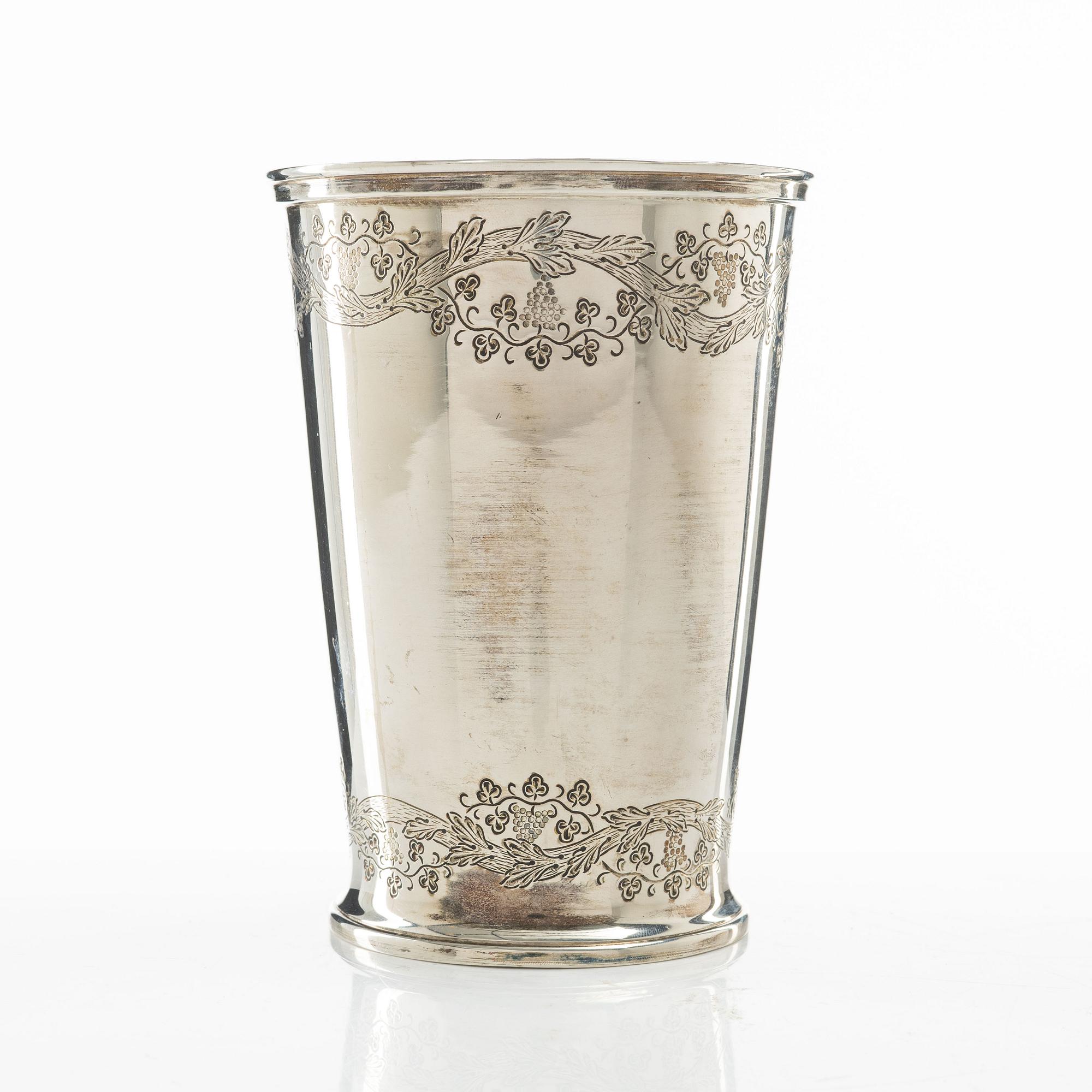 A silver beaker, mark Titulo and 916, Portugal 20th century.