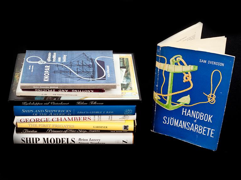 PARTI MARINBÖCKER, 10 st. Bl a "Knopar  Sjömanstradition som hobby" av Nils Ström och Anders Eneström, Motala, 1965.