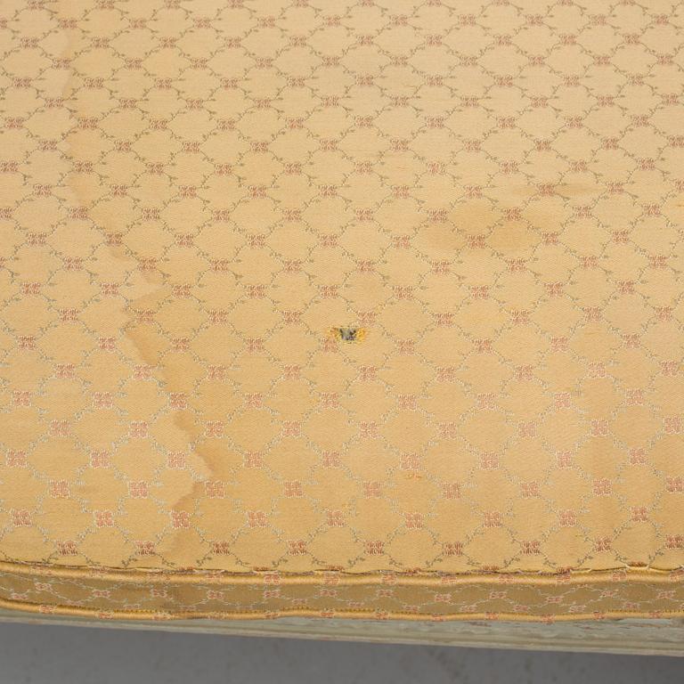 Chaise longue,  Louis XVI style, late 19 th century.