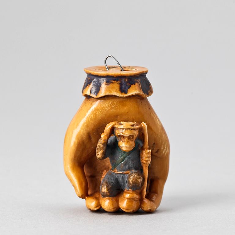 NETSUKE, benarbete, Japan, 1900-tal.
