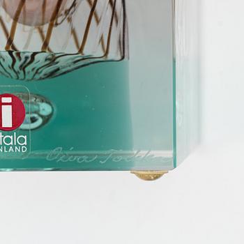 Oiva Toikka, a glass cube, Nuutajärvi, Ittala, Finland, 1999, 256/2000.