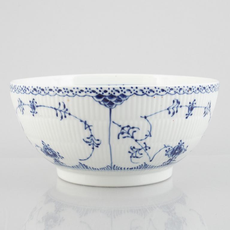 A large 'Blue Fluted half lace' / "Musselmalet" porcelain serving bowl, Royal Copenhagen, model 631, 1969-73.