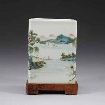 A square enameled brushpot, 20th Century with Qianlong four characters mark in blue.