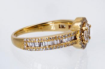 Ring 18K gold navette, brilliant and baguette-cut diamonds approx 1,5 ct in total.