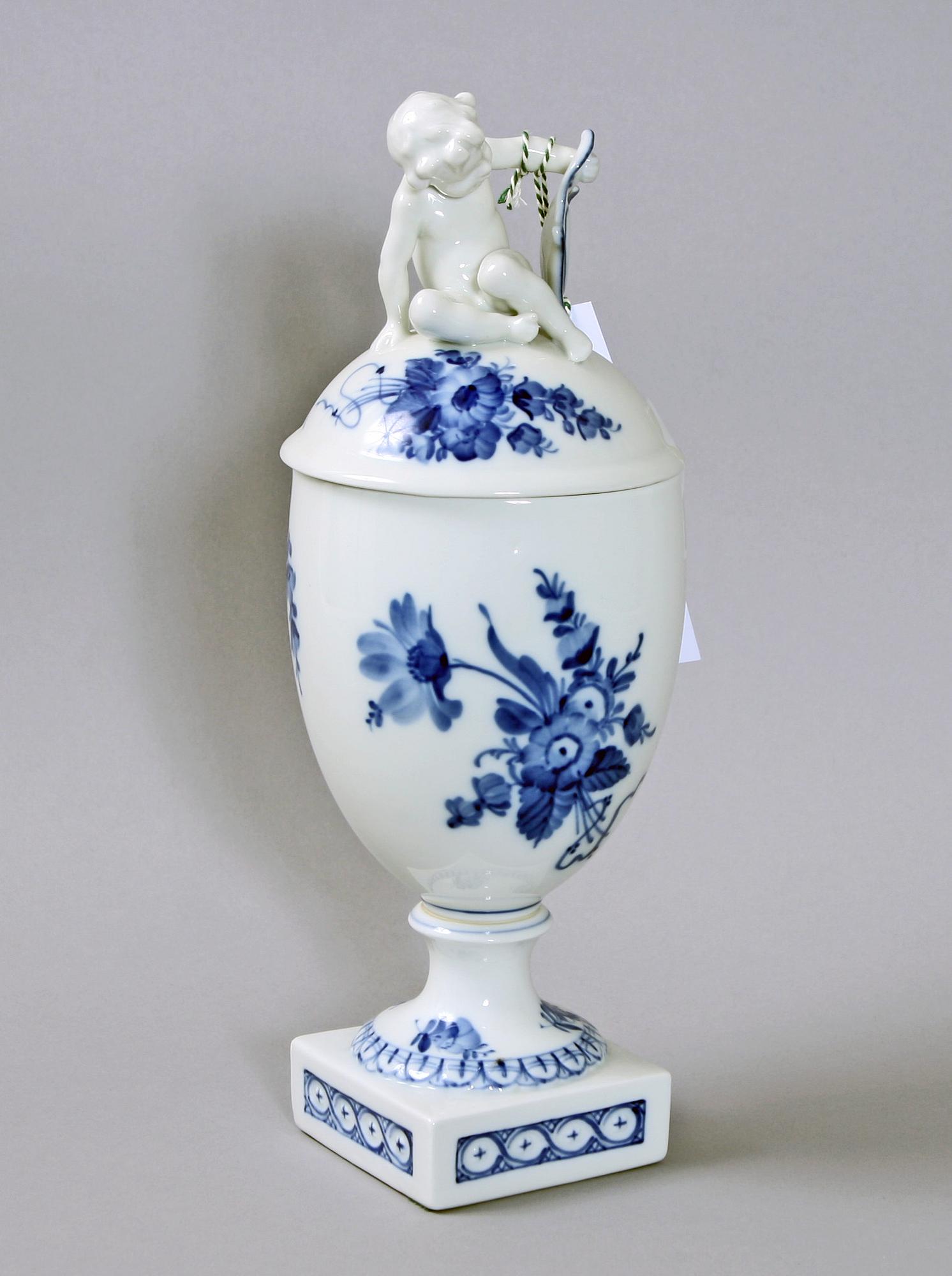 LOCKURNA, porslin, Royal  Copenhagen.