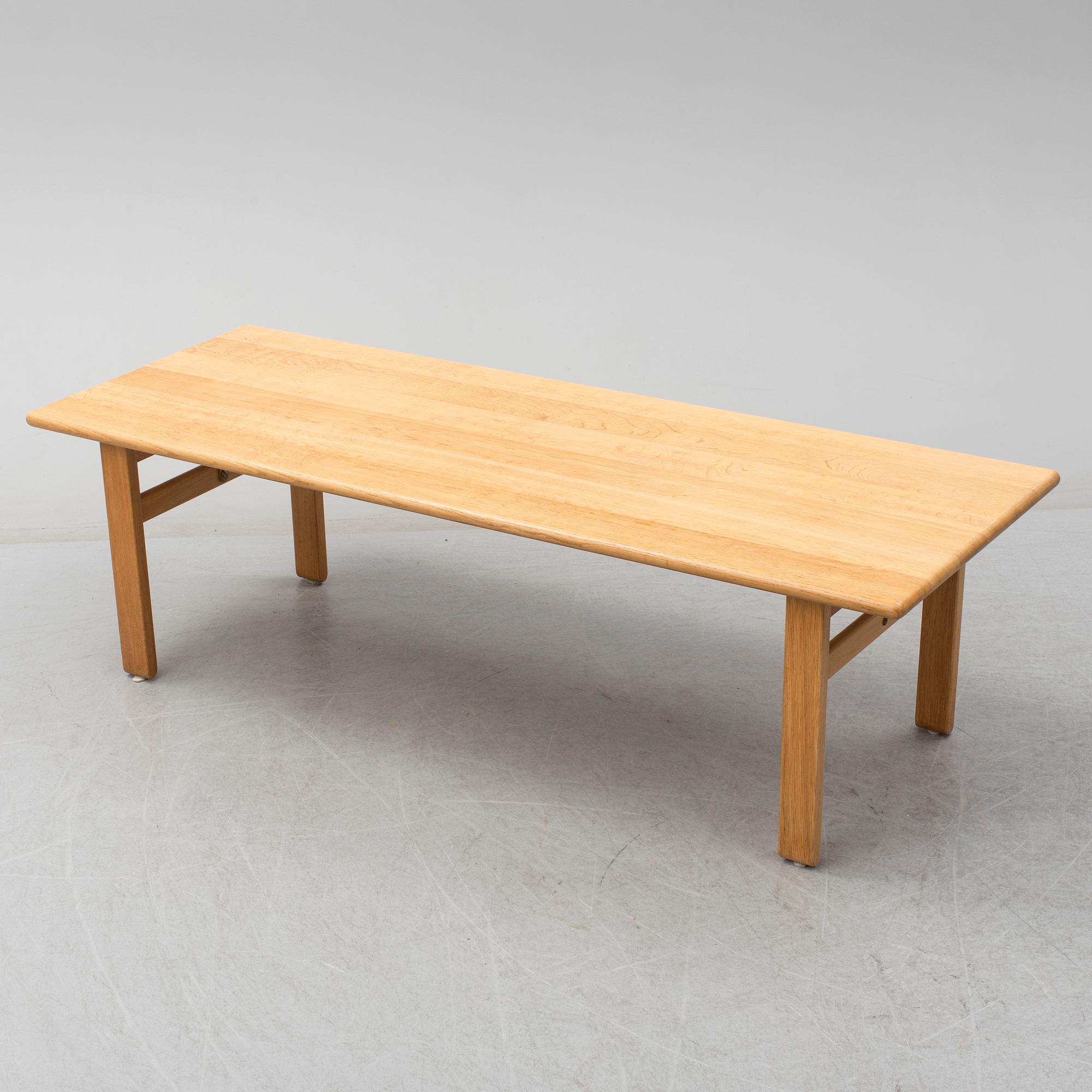 A1906s oak coffee table by Börge Mogensen, Fredericia Stolefabrik, Denmark.