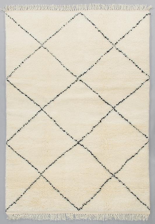 A carpet, Marocko, ca. 197 x 140 cm.