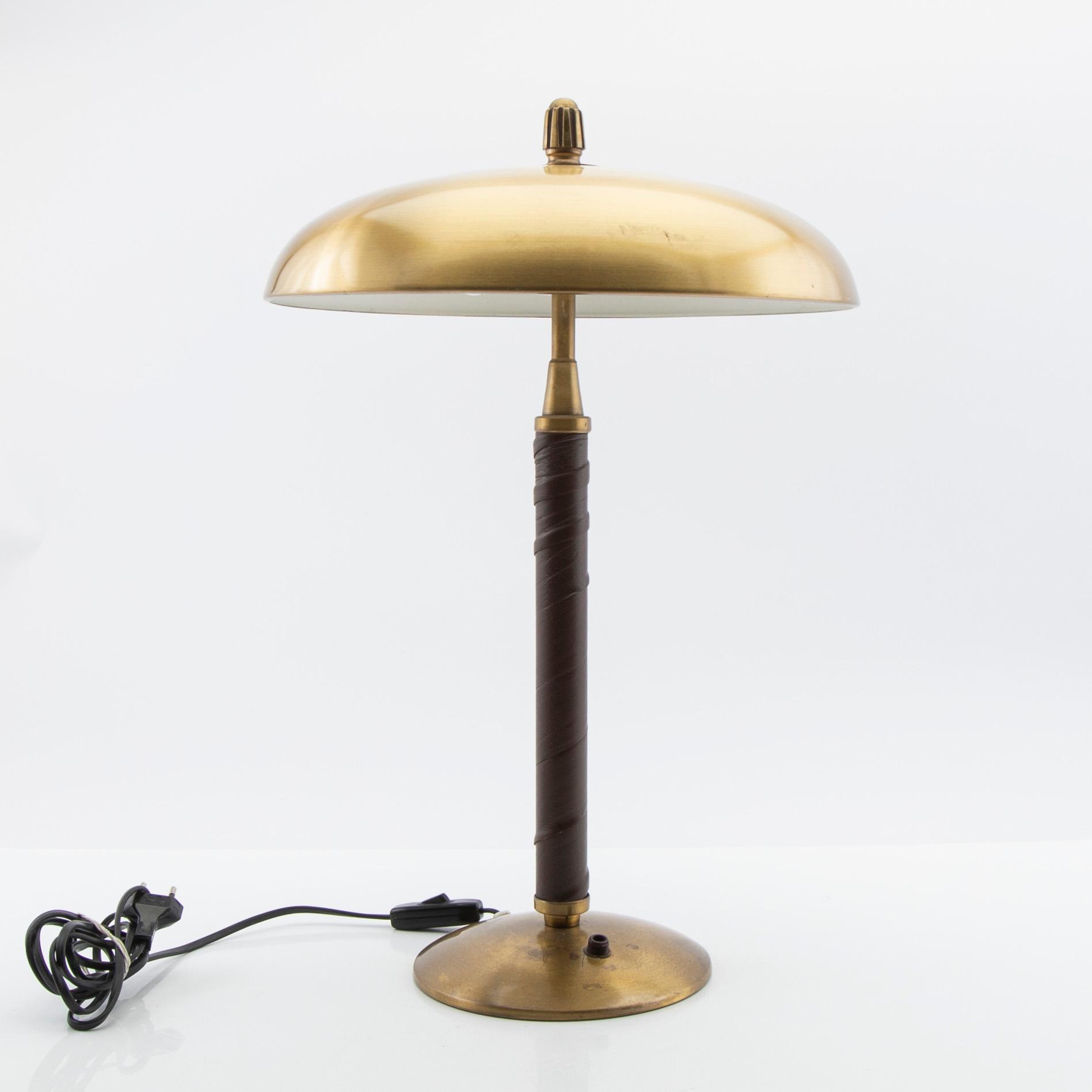 Einar Bäckström's Metal Goods Factory, table lamp, model '5013', Swedish Modern, 1940s.