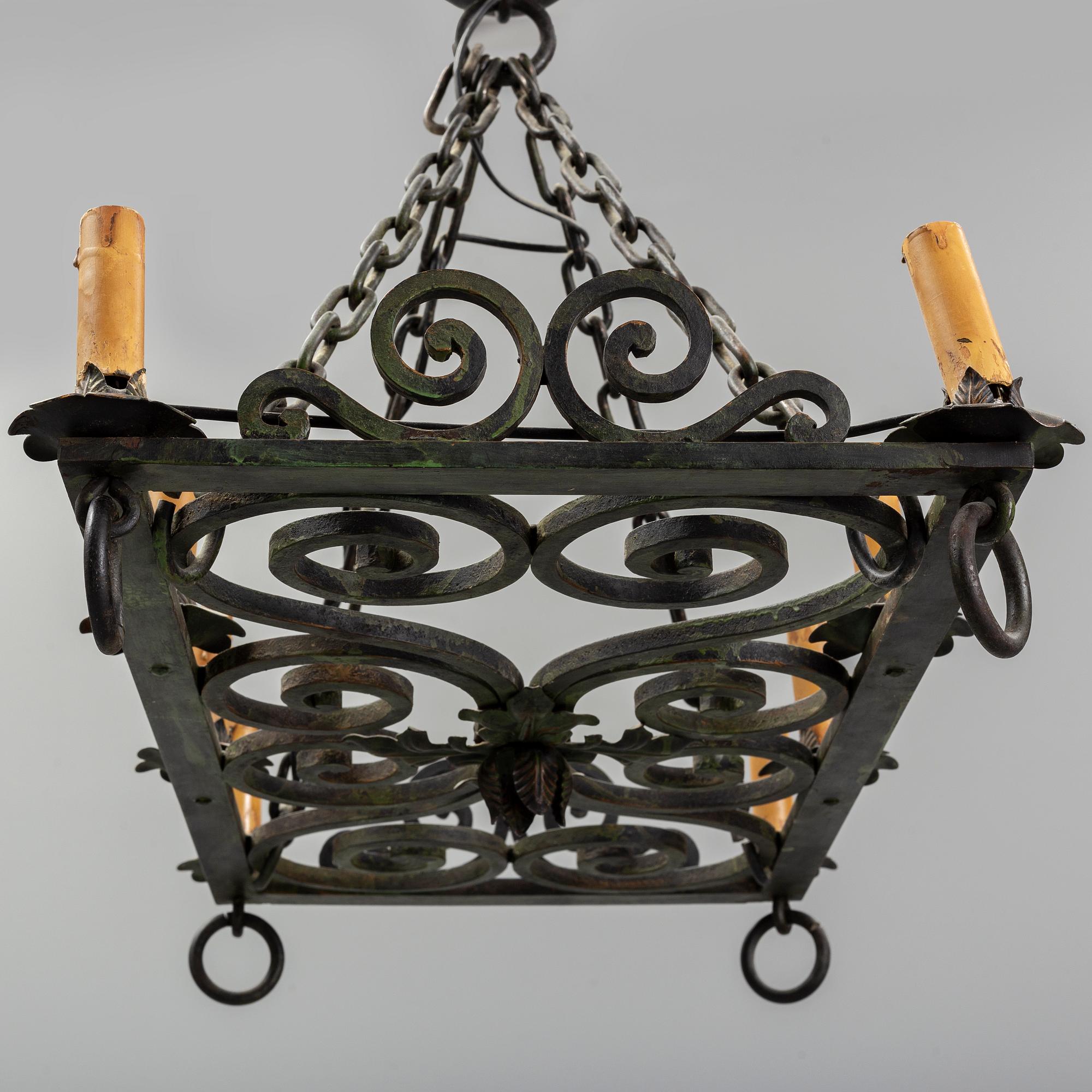 TAKLAMPA, 1900-talets första hälft.