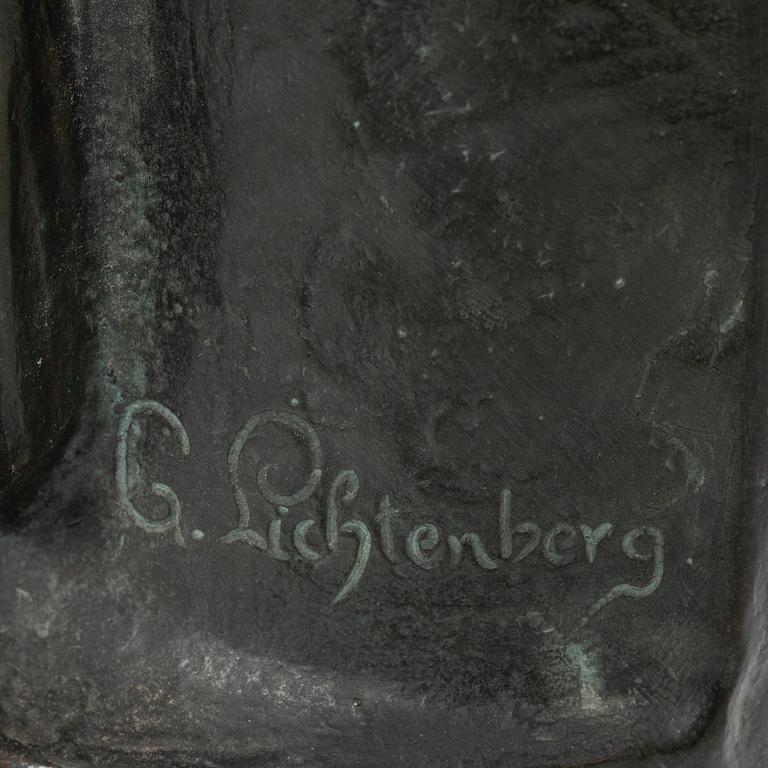 Mother with children.