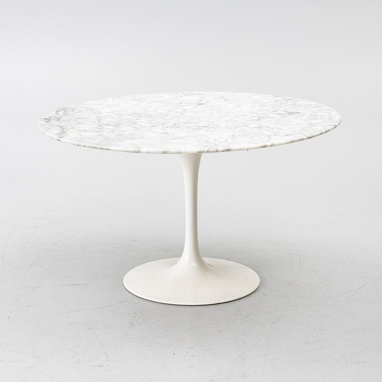 Eero Saarinen, Tulip coffee table, second half of the 20th century.