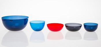 KAJ FRANCK, A serving glass bowl with eight dessert bowls, Nuutajärvi Finland mid-20th Century.